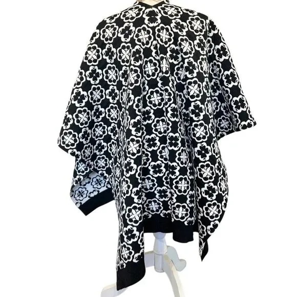 Kate spade Arabesque Knit Ruana Black White Sweater One Size - Picture 12 of 16